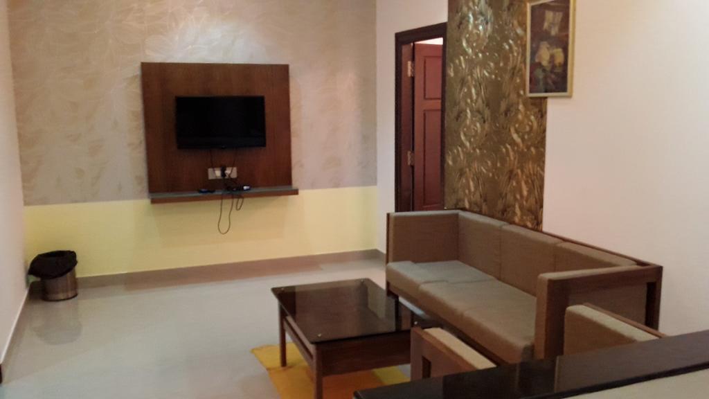 Hotel Mudra Midtown Suites & Rooms Kalasa 外观 照片